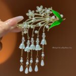 Willow Leaf Tassel Twist Clip